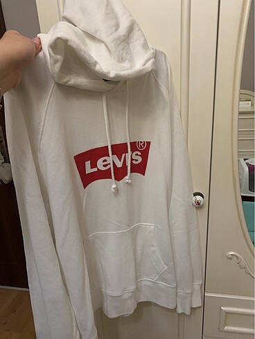 m Beden beyaz Renk LEVIS marka orijinal m beden beyaz sweatshirt