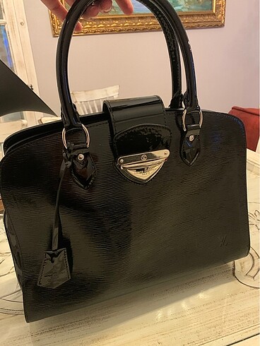 Louis Vuitton siyah çanta