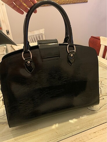 Beden Louis Vuitton siyah çanta