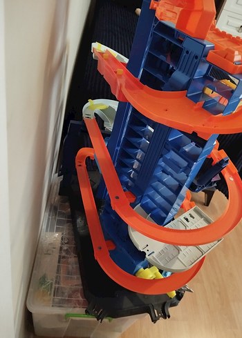 Beden Renkli Hot Wheels Ultimate Garage Oyun Seti