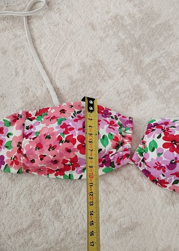 Çiçek Desenli, İnce Askılı Renkli Bikini Üstü