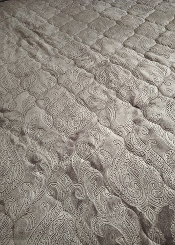 Koyu Mor kadife Desenli Yatak Örtüsü - Görsel 11