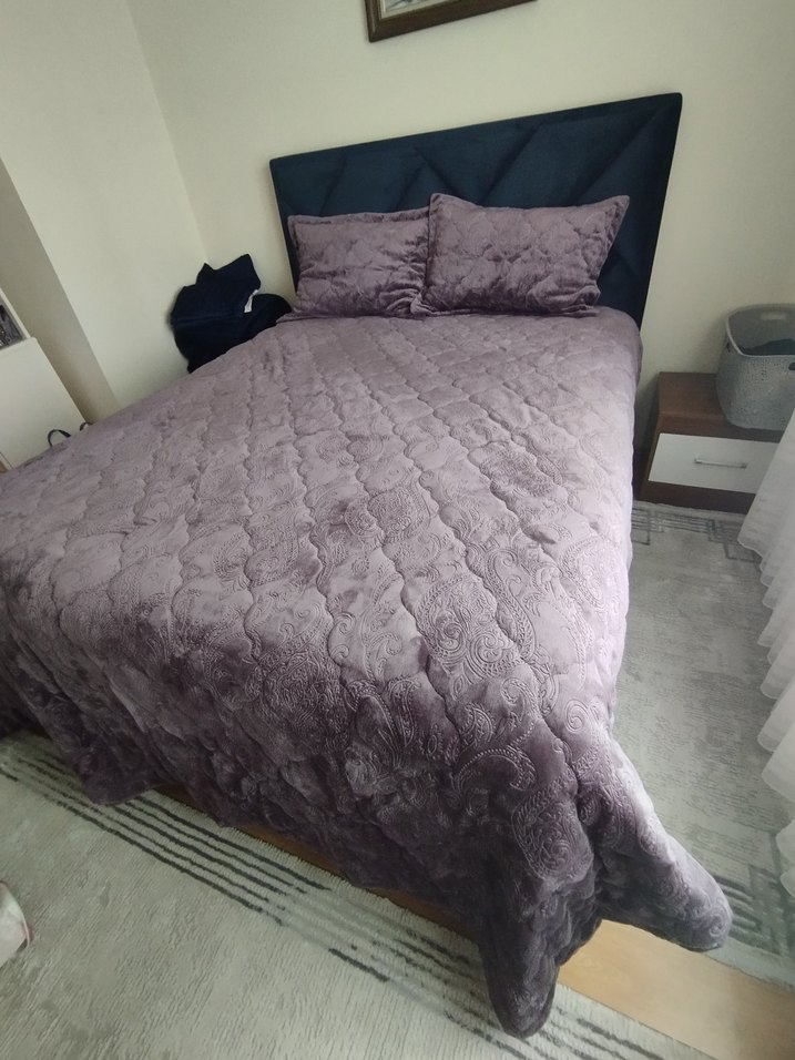 Koyu Mor kadife Desenli Yatak Örtüsü - Görsel 5