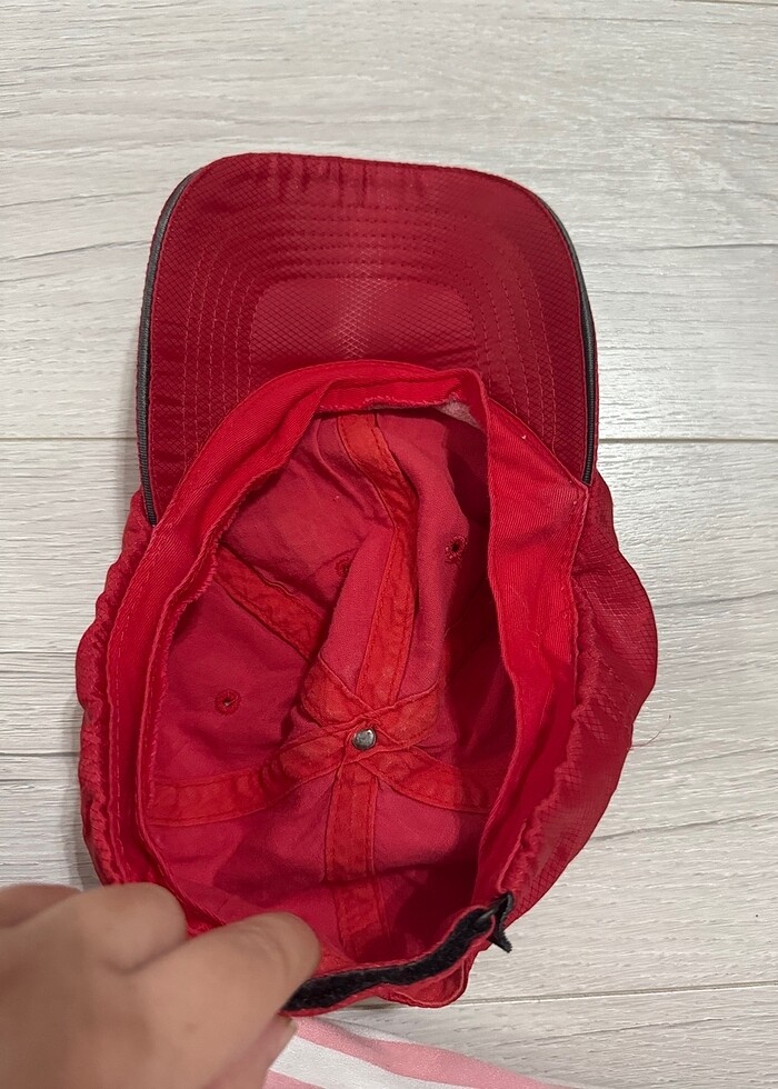 Kırmızı şapka - Görsel 2