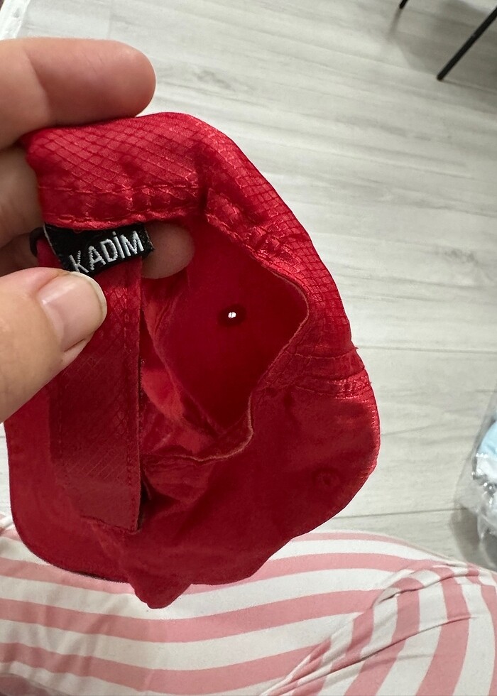 Kırmızı şapka - Görsel 4