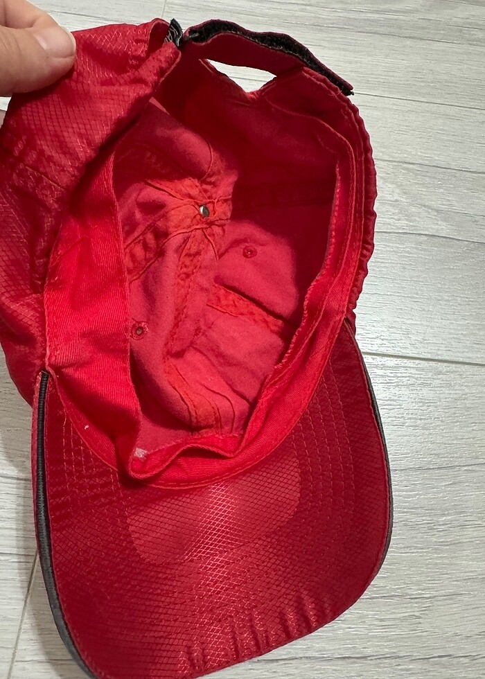 Kırmızı şapka - Görsel 3