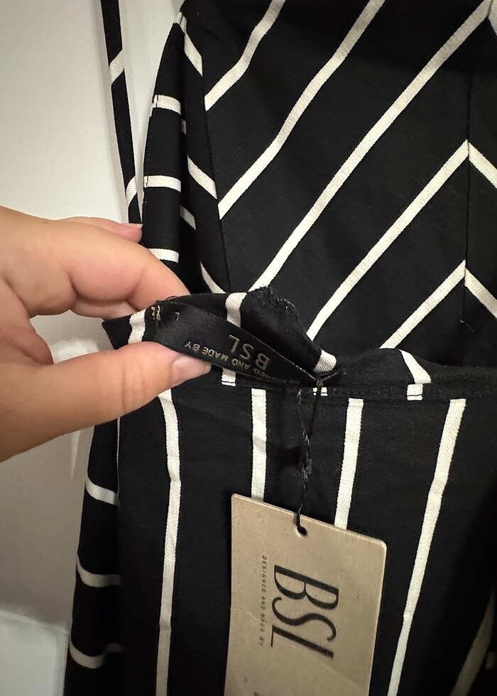 Siyah beyaz çizgili midi boy elbise - Görsel 5