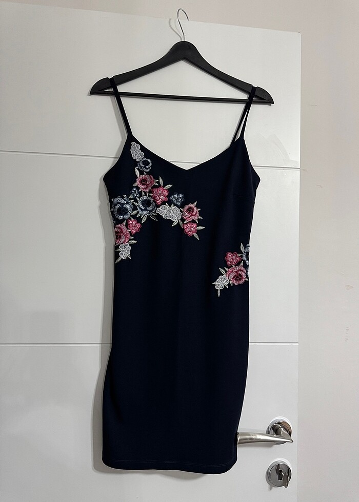 Mini işlemeli elbise - Görsel 2