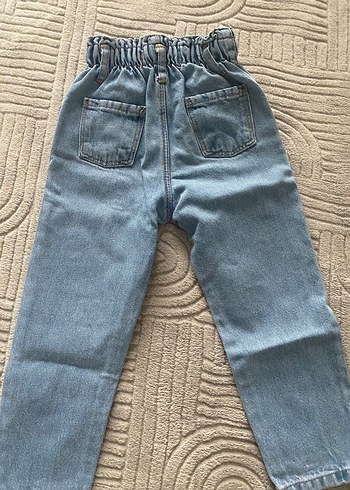 Zara Nakış İşlemeli Rahat Kesim Kız Kot Pantolon