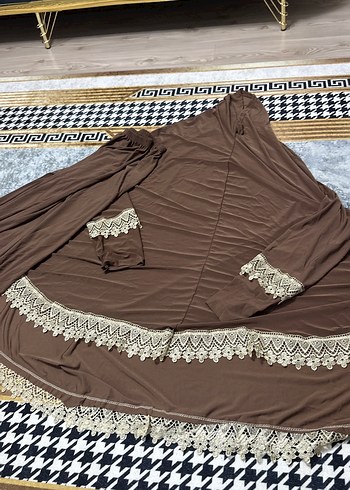 Drapeli Kahverengi Uzun güpürlü namaz elbisesi
İki parça - Görsel 2