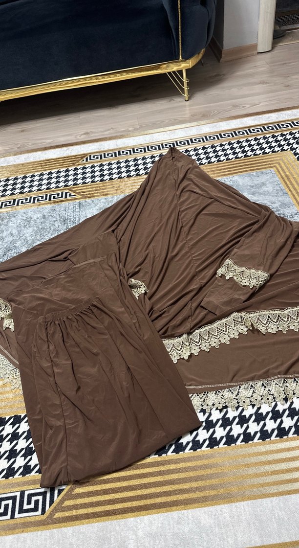 Drapeli Kahverengi Uzun güpürlü namaz elbisesi
İki parça - Görsel 4