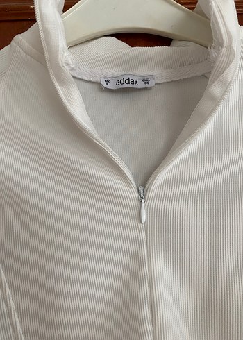 Beyaz Fermuarlı Crop Top - Görsel 2