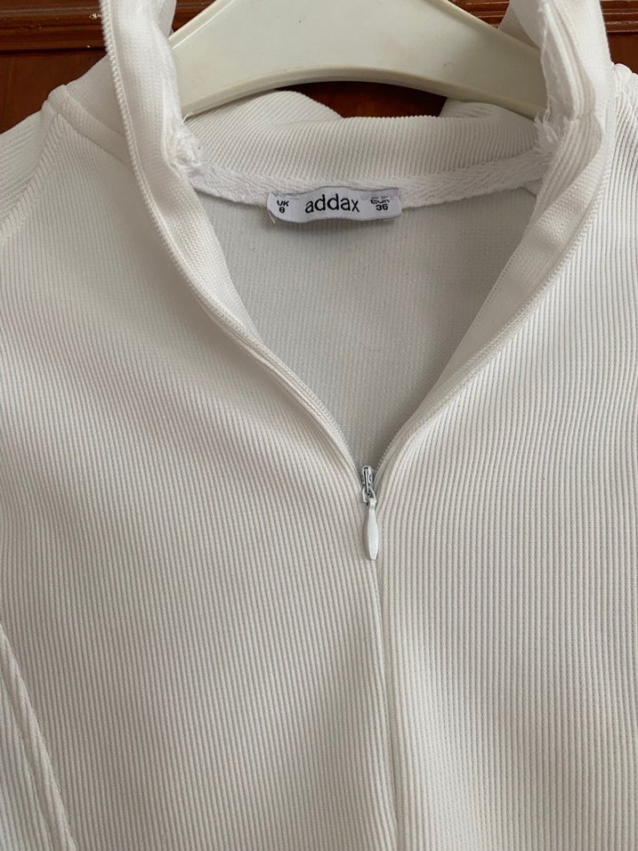 Beyaz Fermuarlı Crop Top - Görsel 2