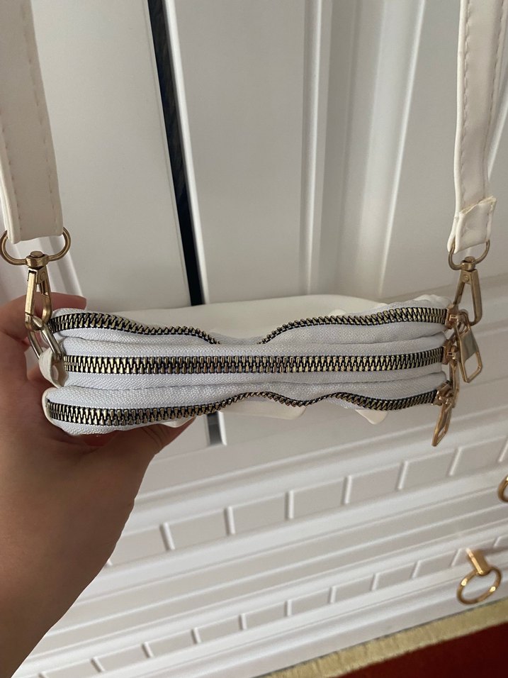 Beyaz Deri Çanta - Görsel 2