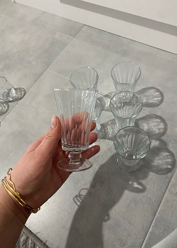  Beden Ayaklı Şeffaf Su Bardağı