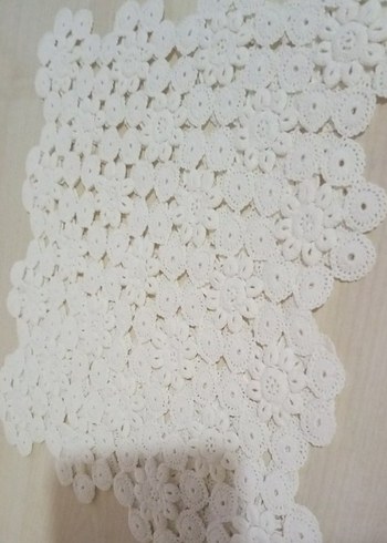 El emeği Beyaz Dantel Masa Örtüsü