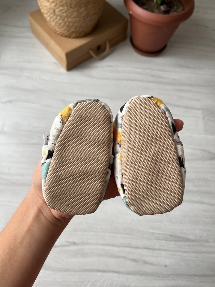 Bohem Tarzı Gri Bebek Örme Patik - Görsel 3