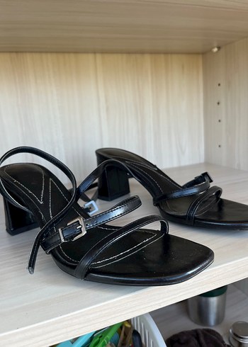 Bershka sandalet