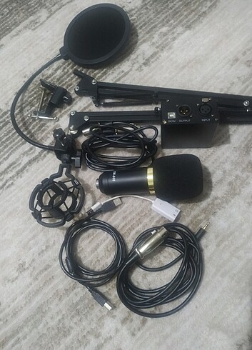 BM800 Mikrofon + Power phantom + bütün ara kabloları 
