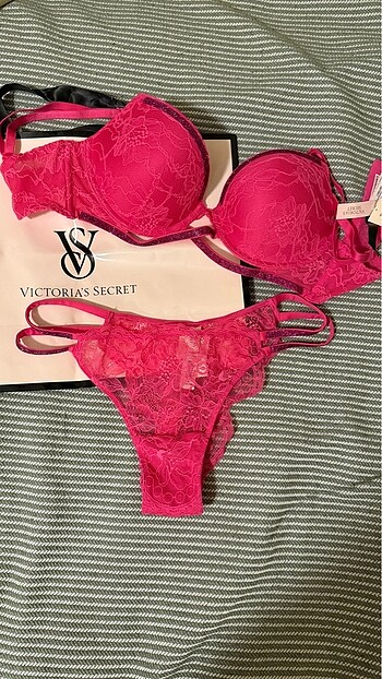 Victoria?s Secret İç Çamaşırı Takım