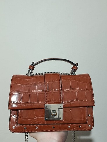 stradivarius zincirli baget kahve çanta