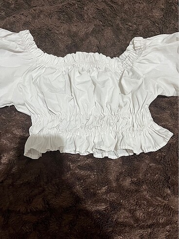 Beyaz büzgülü crop