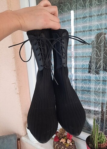 38 Beden siyah Renk Bağcıklı Siyah Çorap Bot