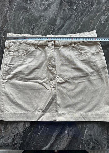 Yargıcı Açık bej mini etek
