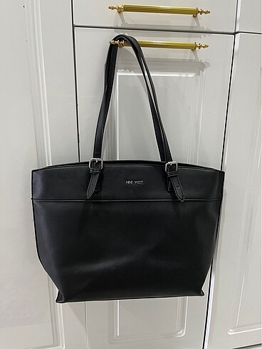 Nine West siyah kol çantası