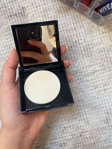 Beden maybelline fit me pudra