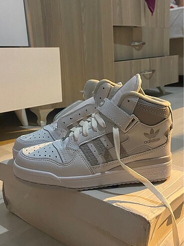 Adidas forum mid beyaz renk