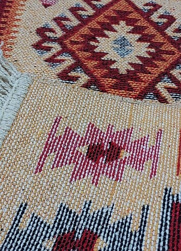 Beden kırmızı Renk Eşme desen Uşak antik kilim paspas