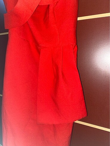 38 Beden kırmızı Renk Kırmızı asimetrik kesim elbise