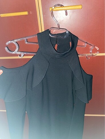 Zara Siyah uzun kollu omzu açık elbise