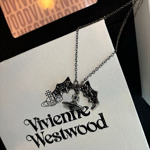 Beden Vivienne Westwood Bat Kolye