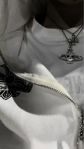Beden Vivienne Westwood Skull Kolye