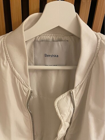 Bershka beyaz bomber ceket