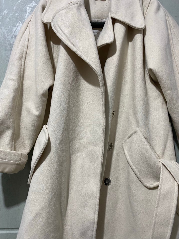 Düğmeli Beyaz Kadın Uzun Kaban - Görsel 2