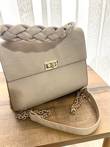 Bej Rengi Askılı Çanta - Görsel 2