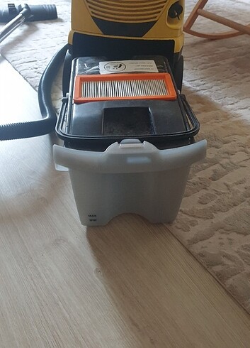 Karcher su hazneli elektrik süpürgesi  - Görsel 5