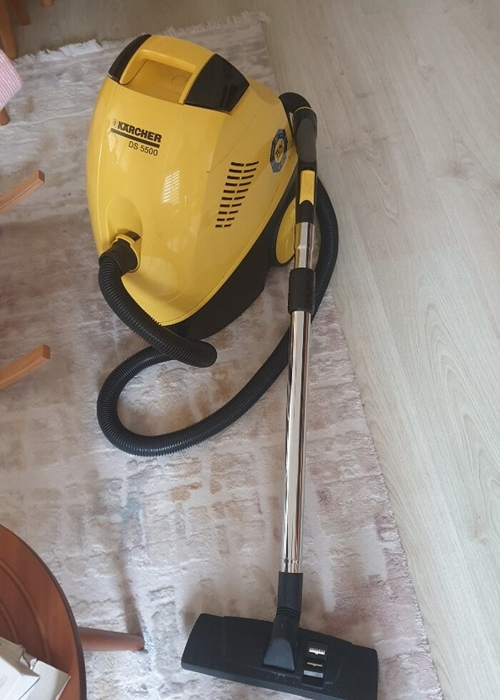 Karcher su hazneli elektrik süpürgesi  - Görsel 2