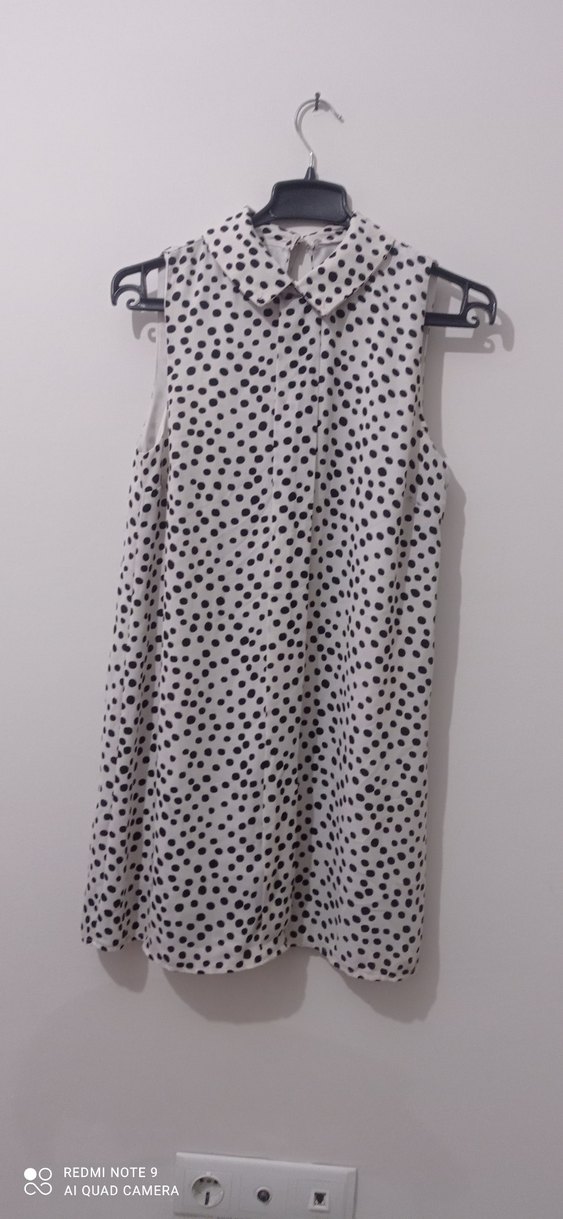 Puantiye Desenli Midi Boy Kolsuz Elbise - Görsel 3