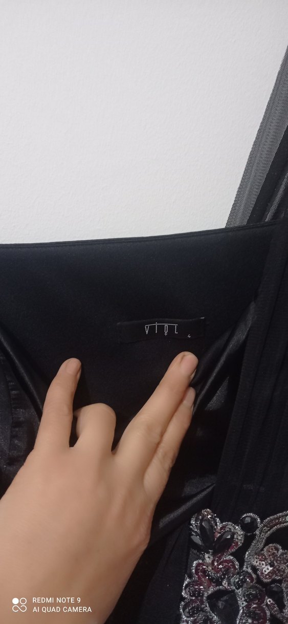 İnce Askılı Siyah Uzun Gotik Abiye Elbise - Görsel 3