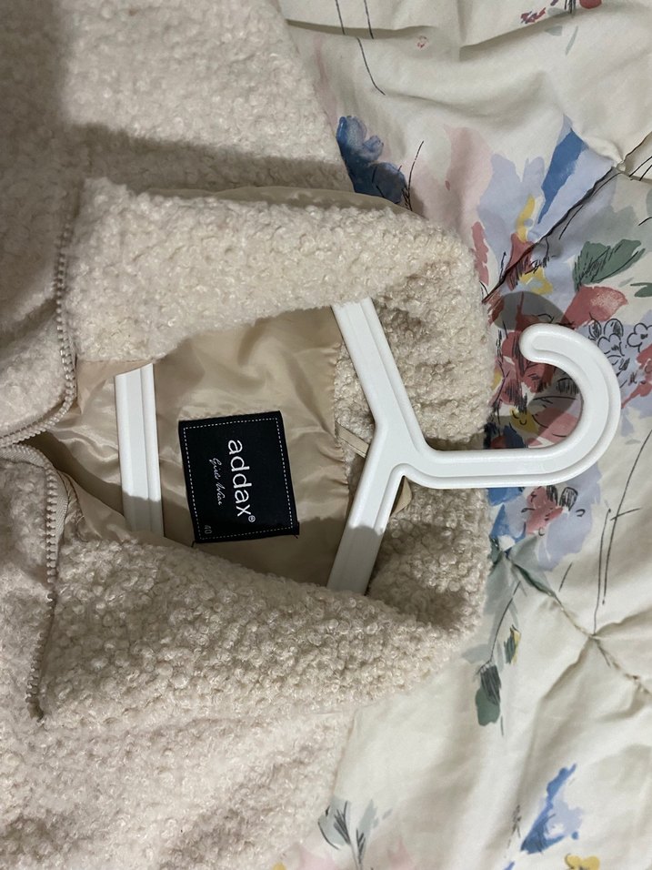 Bej Kadın Peluş Detaylı Şişme Yelek - Görsel 3