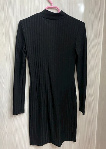 Siyah Yüksek Yakalı kısa ön dekolteli Triko Elbise - Görsel 2