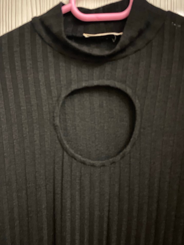 Siyah Yüksek Yakalı kısa ön dekolteli Triko Elbise - Görsel 4