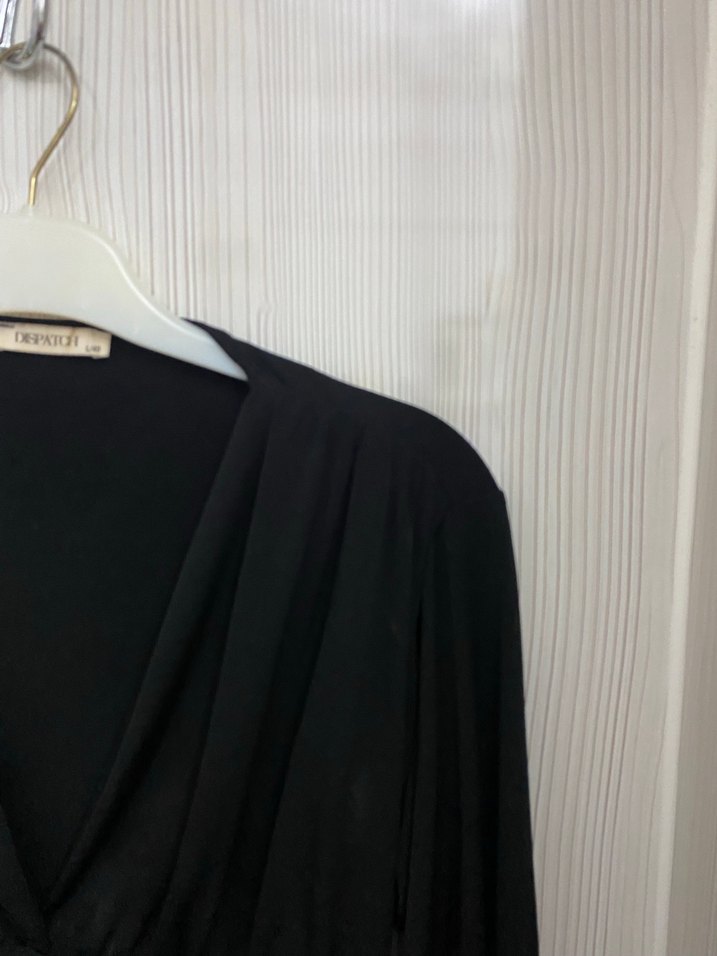 Kadın Siyah Piliseli V Yaka Bluz - Görsel 2