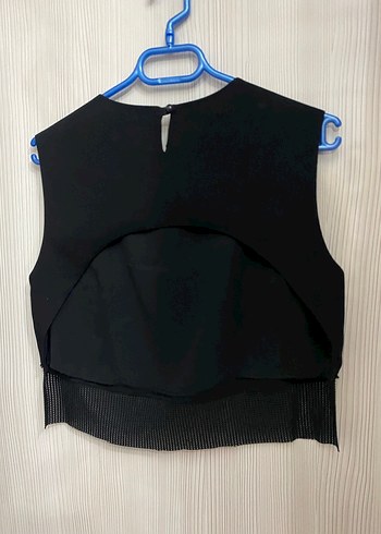 Sırt dekolteli Siyah Kolsuz Bluz - Görsel 2