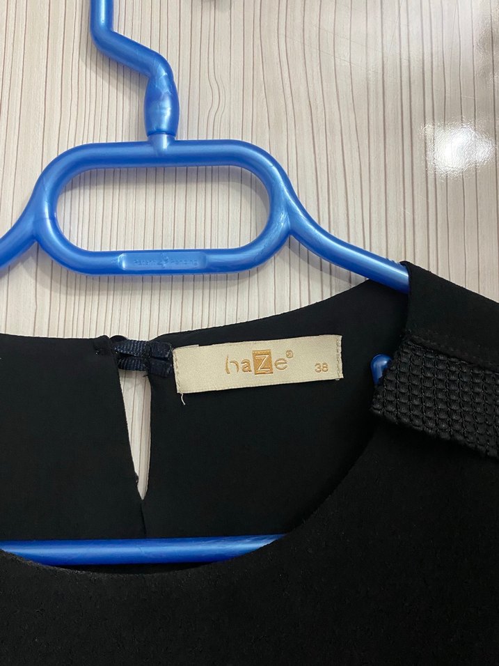 Sırt dekolteli Siyah Kolsuz Bluz - Görsel 4