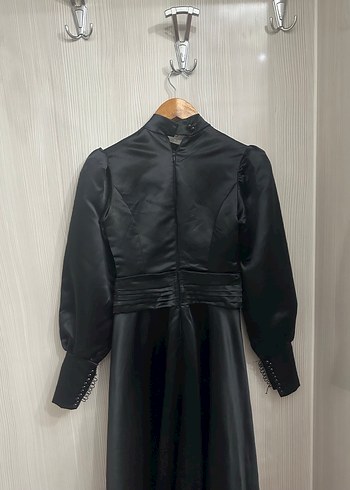 Saten Siyah Uzun kapalı abiye - Görsel 7